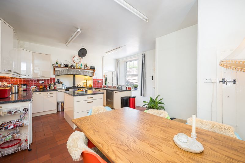 Kitchen- click for photo gallery